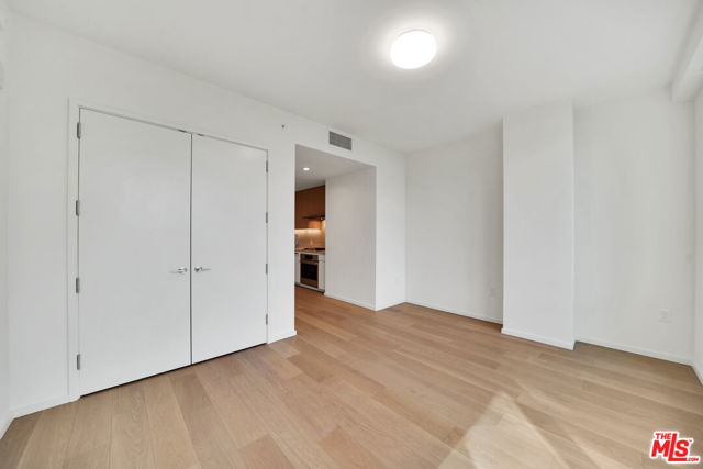 877 Francisco Street, 1020 photo 5