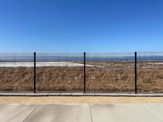 9600 Seawind Way, Newark CA: https://media.crmls.org/mediaz/a07b13e4-90bd-404d-b6e8-876dec3f05e9.jpg