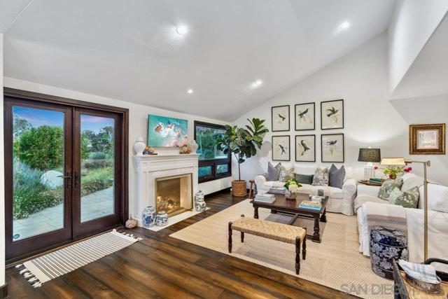 350 Punta Baja Dr, Solana Beach CA: https://media.crmls.org/mediaz/a07bac6e-b096-44ba-aa4a-42e4b6d5eb74.jpg