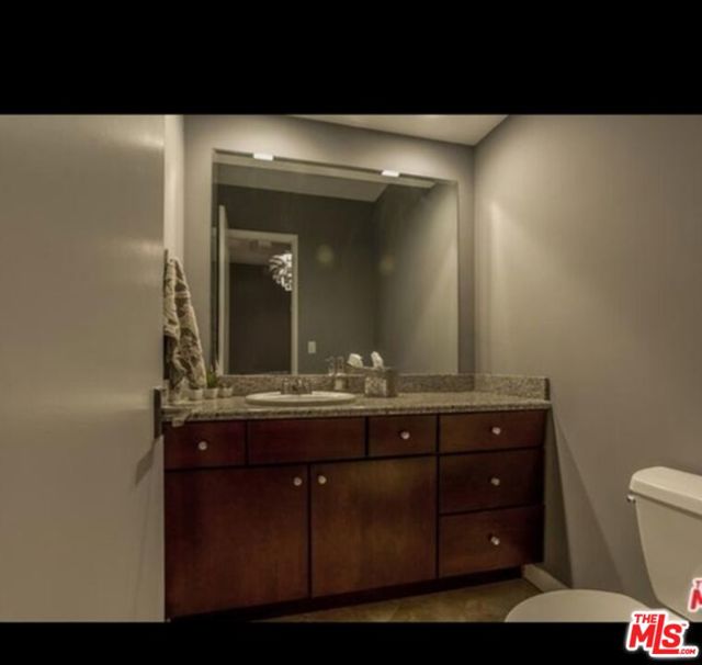 8871 Burton Way, Los Angeles CA: https://media.crmls.org/mediaz/a07c68e4-d7e8-4741-baca-dbbdd684a7b5.jpg