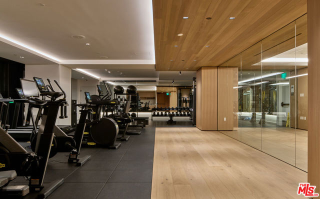 8899 Beverly Boulevard, West Hollywood CA: https://media.crmls.org/mediaz/a07c7a90-80cd-465c-b7e5-dad8528eee06.jpg