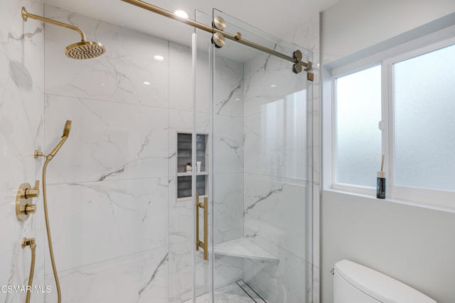 1660 Valecroft Avenue, Westlake Village CA: https://media.crmls.org/mediaz/a07c975b-ca2a-46ba-8f3a-e739d7a962f5.jpg