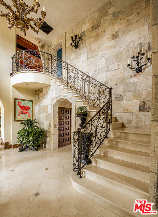 427 La Marina Drive, Camarillo CA: https://media.crmls.org/mediaz/a07cdc70-8e0d-49a2-86ea-6e4a47dfc8a3.jpg