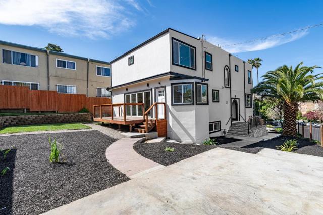 252 Euclid Avenue, Oakland CA: https://media.crmls.org/mediaz/a07d64b0-b525-4f09-8a0f-5c853921bae3.jpg