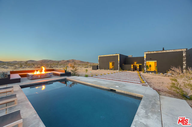 Pool with Spa