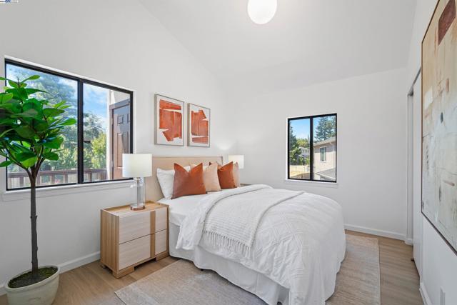824 14th Ave, Menlo Park CA: https://media.crmls.org/mediaz/a07e25a1-2c82-4242-8de0-4c05e837f96f.jpg