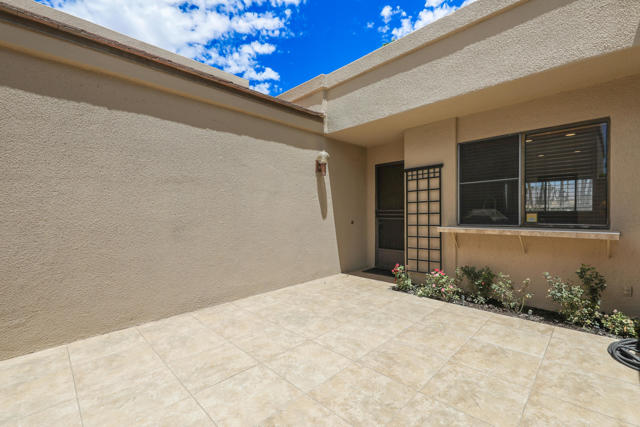 76790 Chrysanthemum Way, Palm Desert CA: https://media.crmls.org/mediaz/a07e58d9-f7da-429b-b505-3793043f465c.jpg