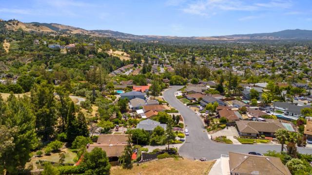 3668 El Grande Drive, San Jose CA: https://media.crmls.org/mediaz/a07e6fcb-4324-46cc-b10b-220d16f07ca5.jpg