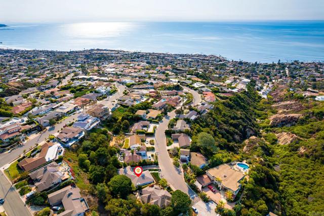 Image 32 of 34 For 6081 Avenida Chamnez