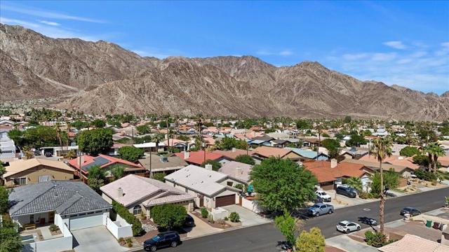 Image 31 of 34 For 52945 Avenida Herrera