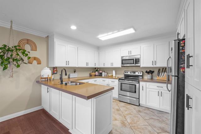 Detail Gallery Image 7 of 23 For 1540 Concord Way #D,  Chula Vista,  CA 91911 - 2 Beds | 2/1 Baths