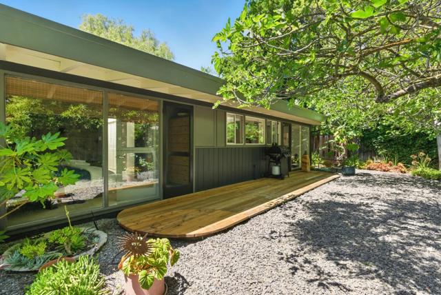 964 Colonial Lane, Palo Alto CA: https://media.crmls.org/mediaz/a07fa90c-c1c7-4e5e-bece-25336f6ad162.jpg