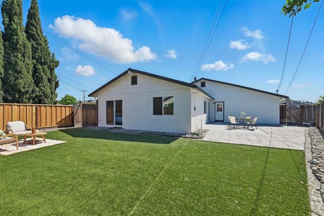 42948 Applewood Street, Fremont CA: https://media.crmls.org/mediaz/a08003eb-d2a1-4a08-9cf1-99be5ed67213.jpg
