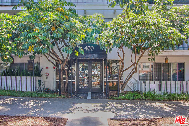 400 S La Fayette Park Place, Los Angeles CA: https://media.crmls.org/mediaz/a080c1d3-25cd-4916-ac91-c27f3a8c9552.jpg