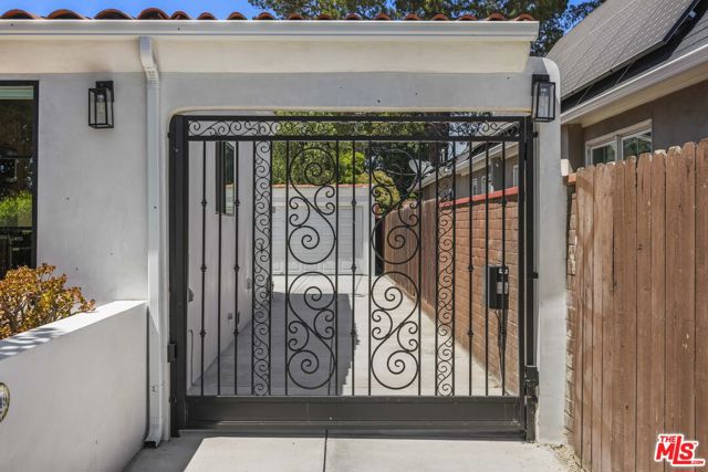11151 Hortense Street, North Hollywood CA: https://media.crmls.org/mediaz/a080ef8c-75a2-413f-9f71-2486466443aa.jpg