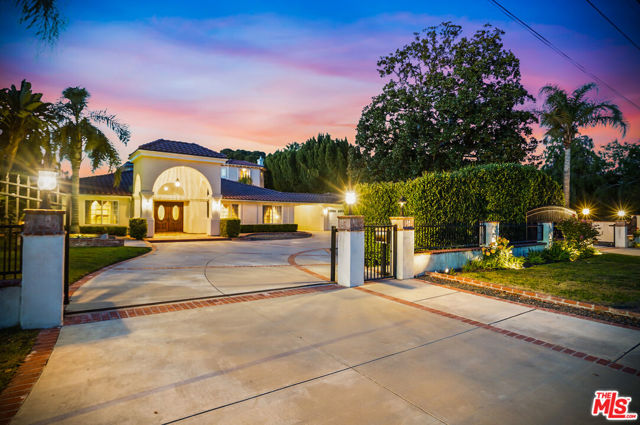 Image 6 of 58 For 10655 Camarillo Street