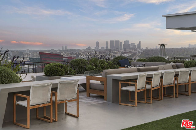 1100 Alta Loma Road, West Hollywood CA: https://media.crmls.org/mediaz/a0819192-cf12-4180-bca1-5f1e442493aa.jpg