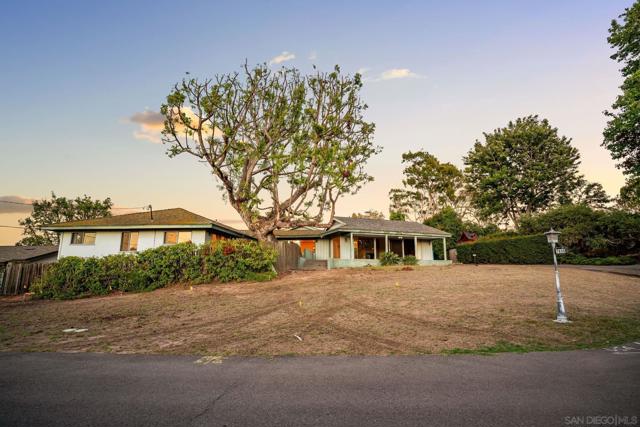 7835 La Jolla Vista Drive, La Jolla CA: https://media.crmls.org/mediaz/a0819486-bed1-49c6-ae16-f5341e99693e.jpg