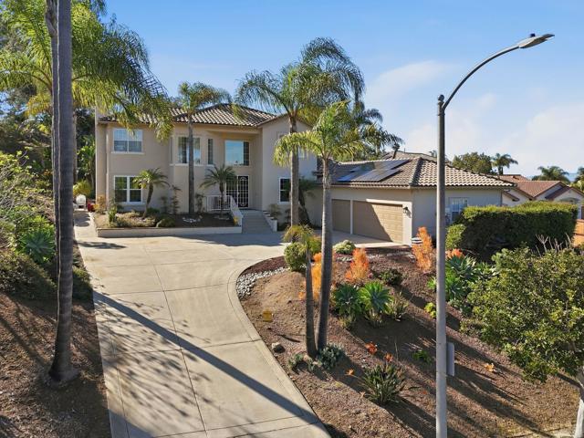 Detail Gallery Image 3 of 68 For 1921 Cresthaven Dr, Vista,  CA 92084 - 4 Beds | 3 Baths