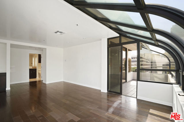 880 W 1st Street, Los Angeles CA: https://media.crmls.org/mediaz/a0825c91-41ed-4e21-a9b6-5546978ed332.jpg