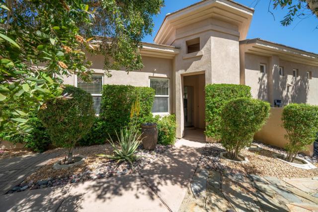 51686 Via Sorrento, La Quinta CA: https://media.crmls.org/mediaz/a0826359-aac5-498d-ad1a-00396a95b0e6.jpg