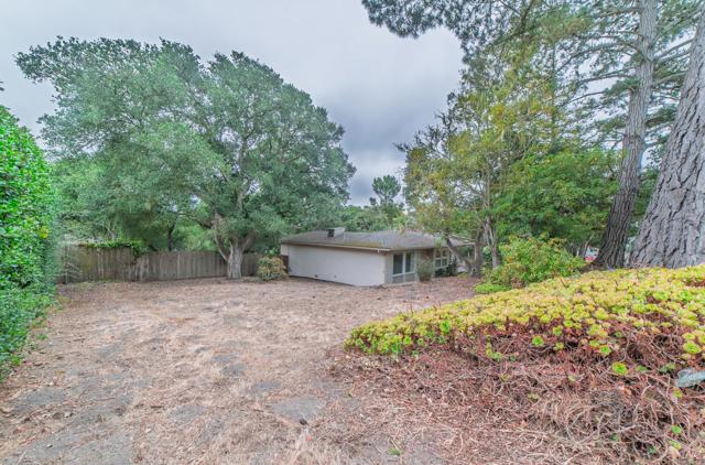 25145 N Carmel Hills Drive, Carmel CA: https://media.crmls.org/mediaz/a0829b9b-c801-4c10-bd9c-033172c6776c.jpg