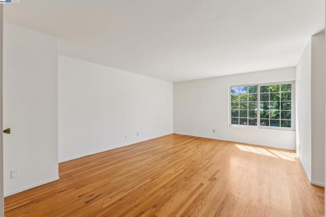 4190 Sharab Ct, Pleasanton CA: https://media.crmls.org/mediaz/a082d790-6eba-4d68-98b9-7c58442de9a3.jpg