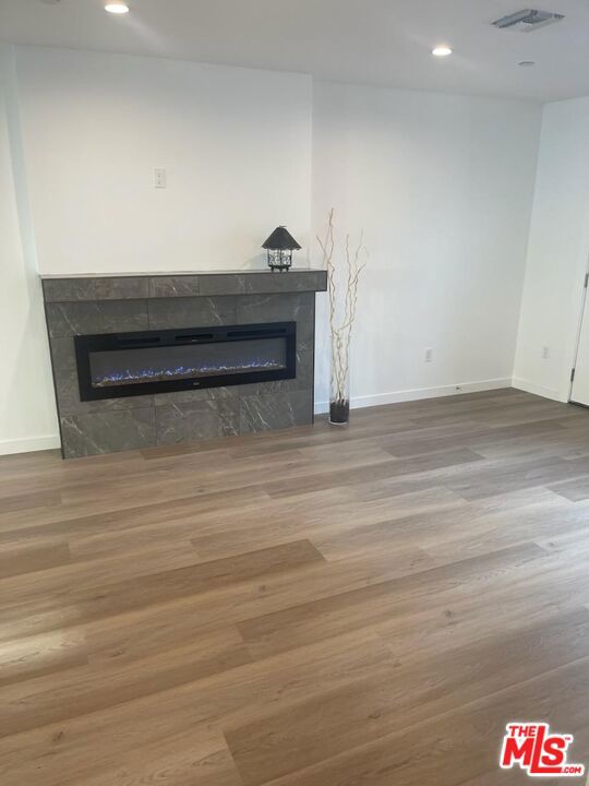 4522 Mammoth Avenue, Sherman Oaks CA: https://media.crmls.org/mediaz/a0832138-2ae8-46d0-924e-88b3270d4381.jpg