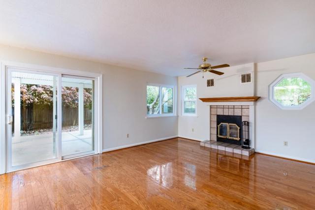 4200 Ciello Court, Cameron Park CA: https://media.crmls.org/mediaz/a083b49e-09b2-48fe-a9a7-d14be02e1243.jpg