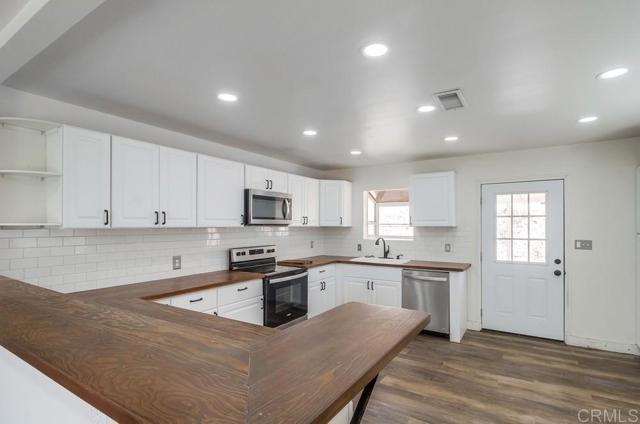 Details for 631 Rosalie Way, El Cajon, CA 92019