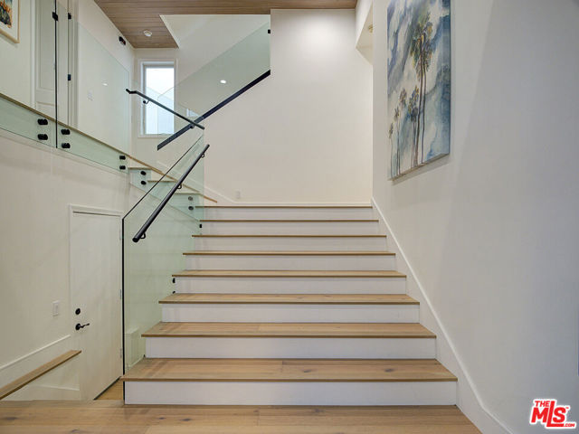 209 19th Street, Manhattan Beach CA: https://media.crmls.org/mediaz/a084794d-47d5-4d67-989a-8a5cdb39062d.jpg