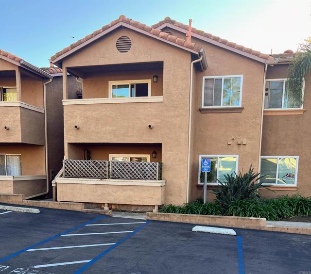 Detail Gallery Image 7 of 7 For 211 Woodland Pkwy, San Marcos,  CA 92069 - 2 Beds | 2 Baths