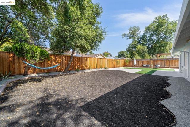 1555 Terry Way, Pleasant Hill CA: https://media.crmls.org/mediaz/a086cf3e-99eb-492c-8fb9-70783ecee127.jpg
