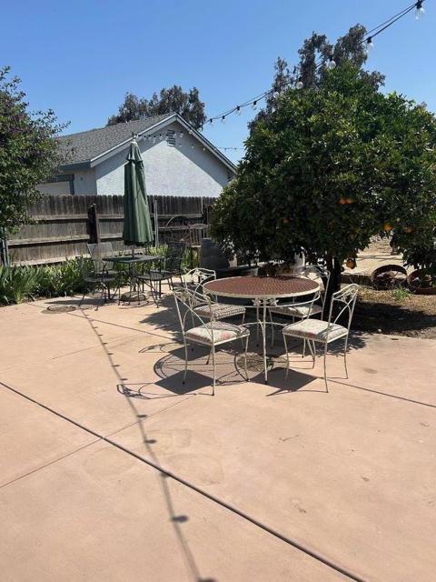 434 Oak Avenue, Greenfield CA: https://media.crmls.org/mediaz/a0874358-9c29-4de0-93f2-e5a1631c2518.jpg