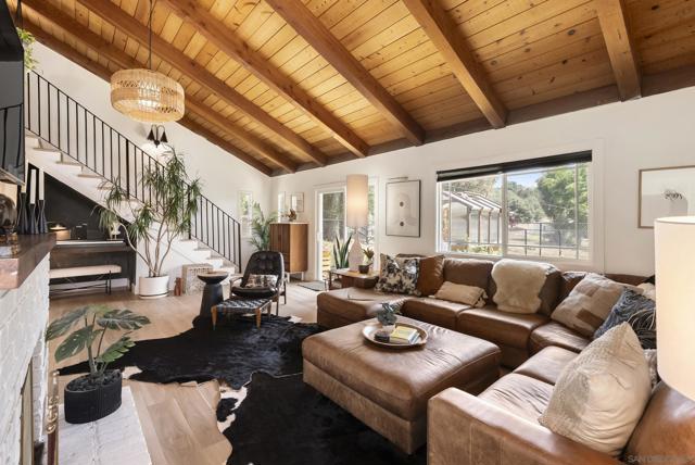 3860 Las Flores, Fallbrook CA: https://media.crmls.org/mediaz/a0881130-cf6f-4130-b8b1-8f877f555fc5.jpg