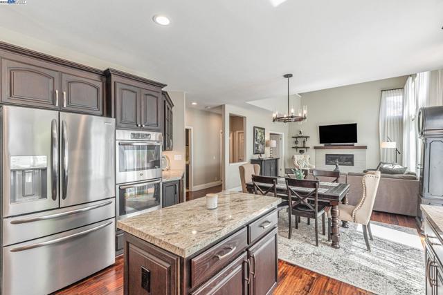 2460 Magnolia Way, Morgan Hill CA: https://media.crmls.org/mediaz/a08940b3-a568-4b8f-9160-f48f0e77ffce.jpg