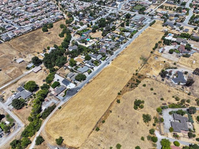 0 Barnes Lane, Hollister CA: https://media.crmls.org/mediaz/a08ac5ec-04c9-4537-8081-b6367b397b11.jpg