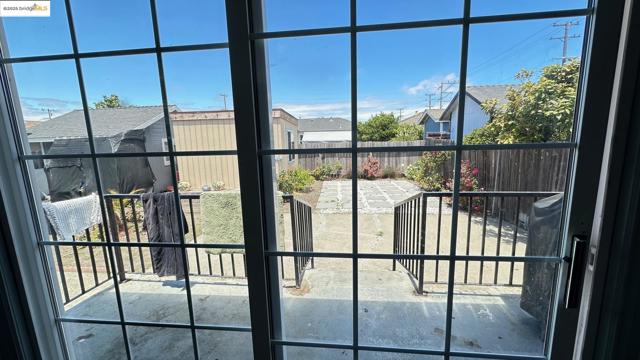 1929 Lincoln Avenue, Richmond CA: https://media.crmls.org/mediaz/a08b0646-2b32-47b3-9d84-aa029b87cbdb.jpg