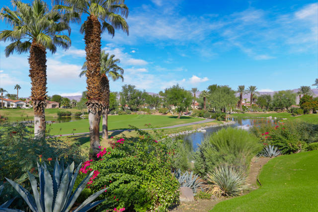 600 Gold Canyon Drive, Palm Desert CA: https://media.crmls.org/mediaz/a08b3c49-e340-4329-84b9-2d48b21f6f1c.jpg