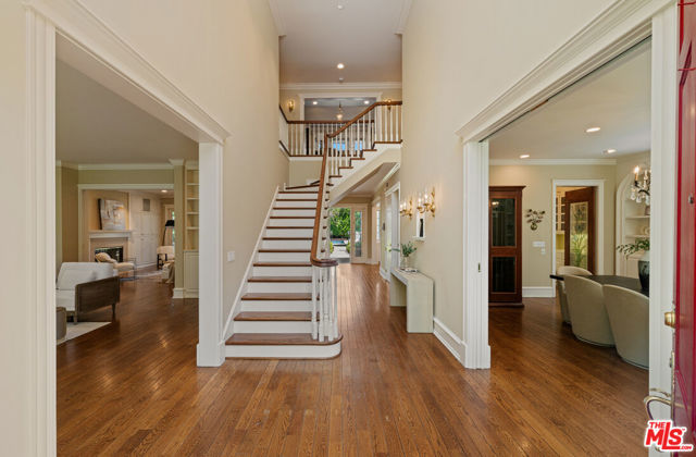 5404 Topeka Drive, Tarzana CA: https://media.crmls.org/mediaz/a08c4001-c088-4ff6-a1e6-ebd9758ae601.jpg