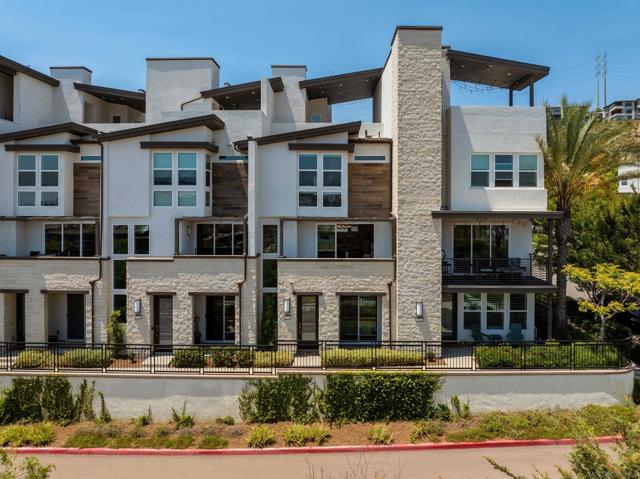 2731 Via Avella, San Diego CA: https://media.crmls.org/mediaz/a08c4b0e-f6fd-4d73-9641-29c9ad68cca9.jpg