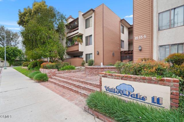 15155 Sherman Way, Van Nuys CA: https://media.crmls.org/mediaz/a08c5390-8ce7-48d3-9417-084387cf2d08.jpg