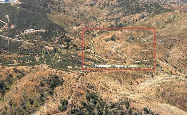 11821 Del Puerto Canyon Rd, Livermore CA: https://media.crmls.org/mediaz/a08d216b-92f8-406c-9c32-e444f1ac797d.jpg