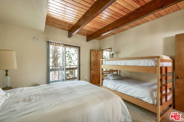 2378 Rim Of The World Drive, Running Springs CA: https://media.crmls.org/mediaz/a08d8393-9f9d-49c3-ba90-e2cba32fb692.jpg