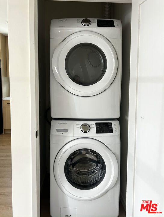 4232 Sunnyslope Ave, Sherman Oaks CA: https://media.crmls.org/mediaz/a08d89ad-c815-4a2f-b408-cae97ff42b50.jpg