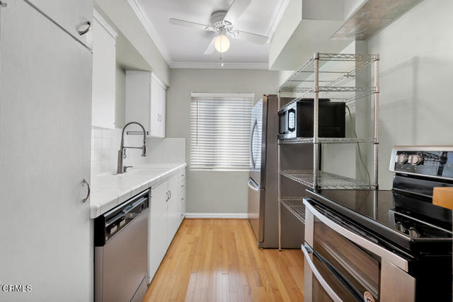 Detail Gallery Image 17 of 33 For 1542 Riverside Dr #C,  Glendale,  CA 91201 - 2 Beds | 2 Baths