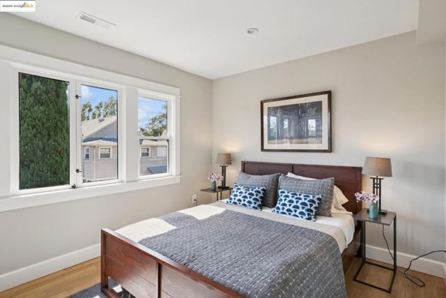1811 Parker St, Berkeley CA: https://media.crmls.org/mediaz/a08e6e97-49d3-4d3a-84a2-55de55e2f66b.jpg