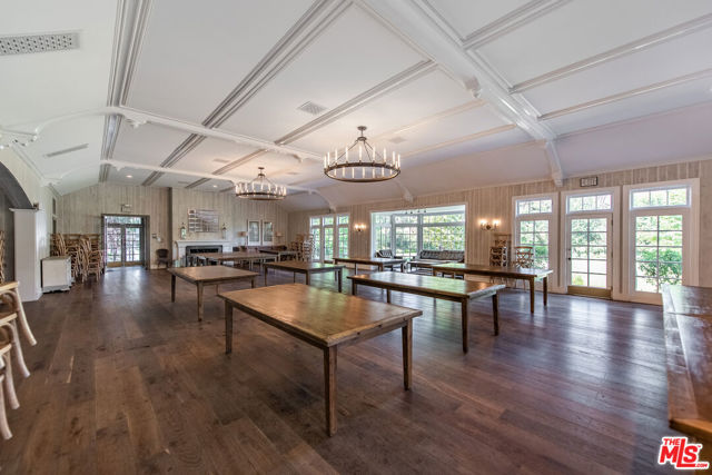 2344 Laguna Circle Drive, Agoura CA: https://media.crmls.org/mediaz/a08eb307-9305-4a84-b268-de198b656717.jpg