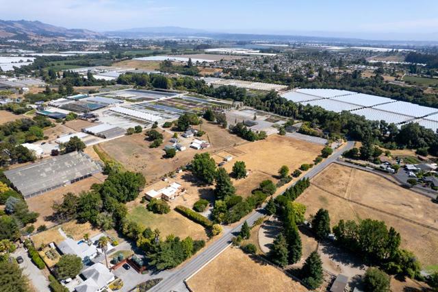 96 Wheelock Road, Watsonville CA: https://media.crmls.org/mediaz/a08ee36d-5b9a-47e4-800c-01c545a99a5c.jpg