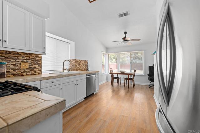 Detail Gallery Image 2 of 35 For 39938 Pearl Dr, Murrieta,  CA 92563 - 3 Beds | 2 Baths